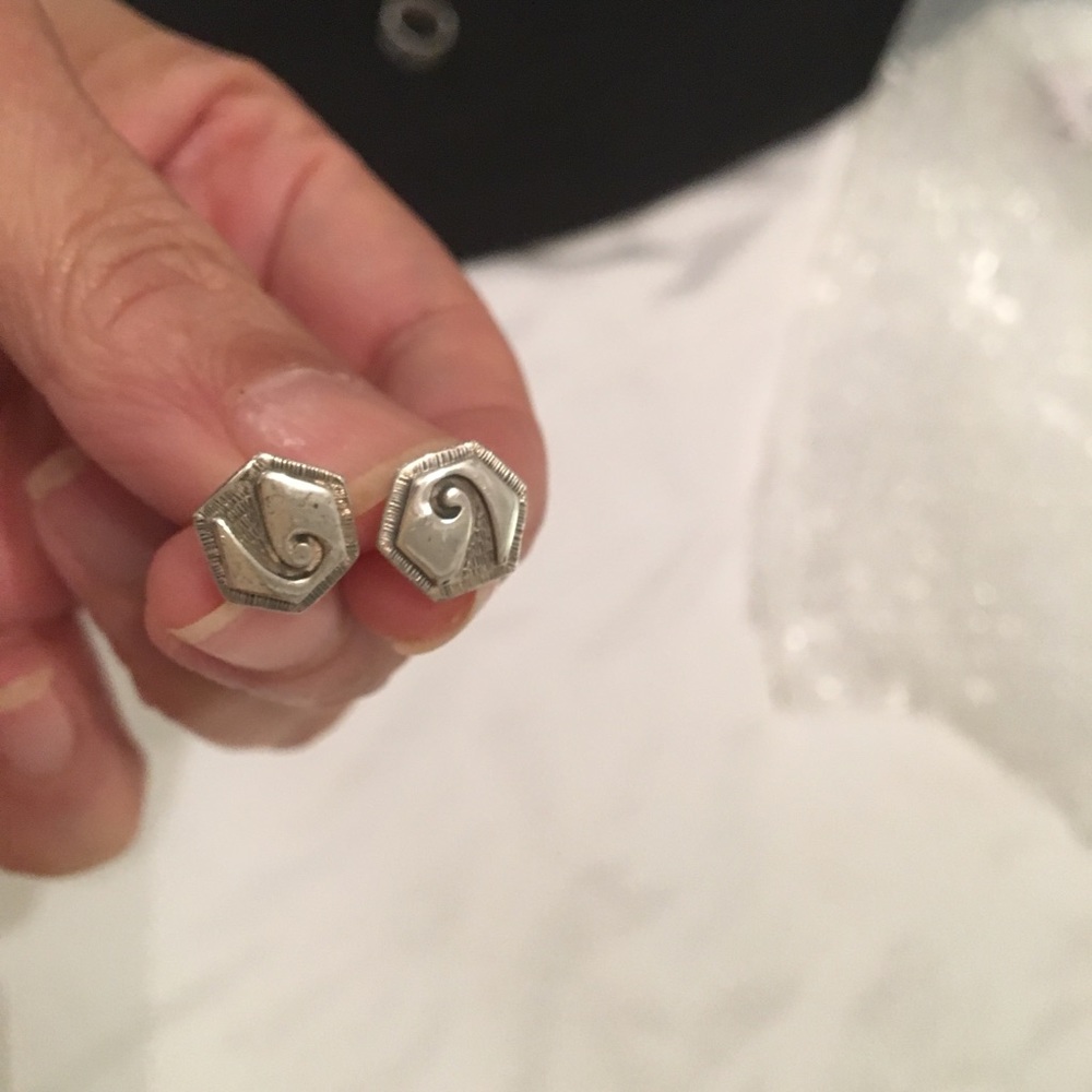 Earring - Picture 4 of 4